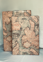 The Vintage Gift Wrap with retro ribbon – elegant wrapping for anniversaries